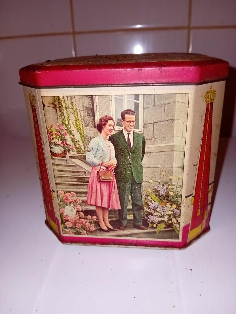 boîte en fer blanc du roi Baudouin et de la reine Fabiola, Enlèvement ou Envoi, Utilisé, Autres types