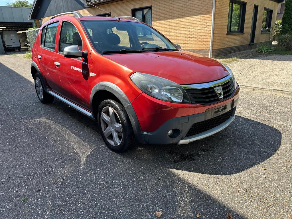 Dacia Sandero Stepway 1.6Benzine Gekeurd vvk, Auto's, Dacia, Bedrijf, 5 deurs, Electronic Stability Program (ESP), Euro 4