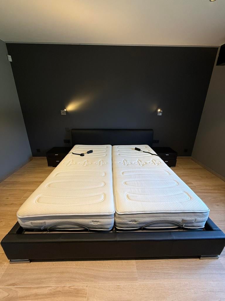 Bed met lattenbodem met motor 180x200 cm, Ophalen, Gebruikt, Zwart, Tweepersoons