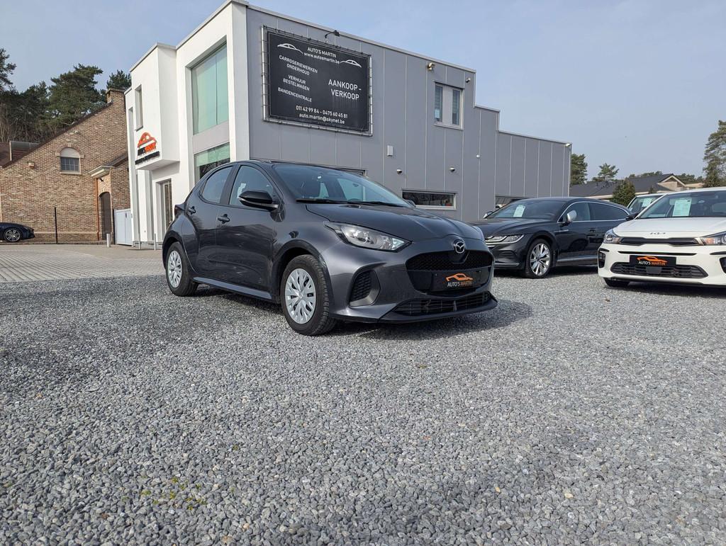 Mazda 2 1.5 Hybrid VVT-i | CAMERA | CARPLAY | (bj 2024), Auto's, Mazda, Stof, Gebruikt, 4 cilinders, Bedrijf