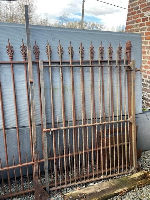 Antieke hekkens / poorten ( heel zwaar smeedwerk), Ophalen, Met poort, Gebruikt, Spijlenhekwerk