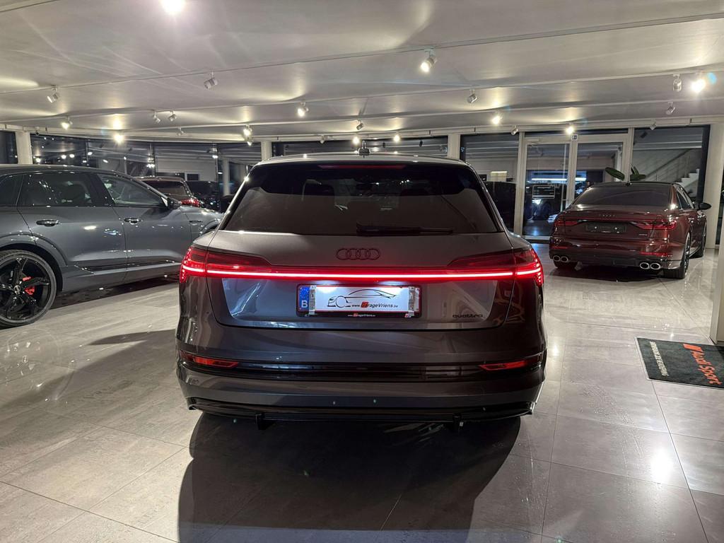 Audi Q8 e-tron SOLD BIJ GARAGE VRIENS YVES BV! (bj 2023), Auto's, Audi, Automaat, 464 km, Gebruikt, Q8 e-tron