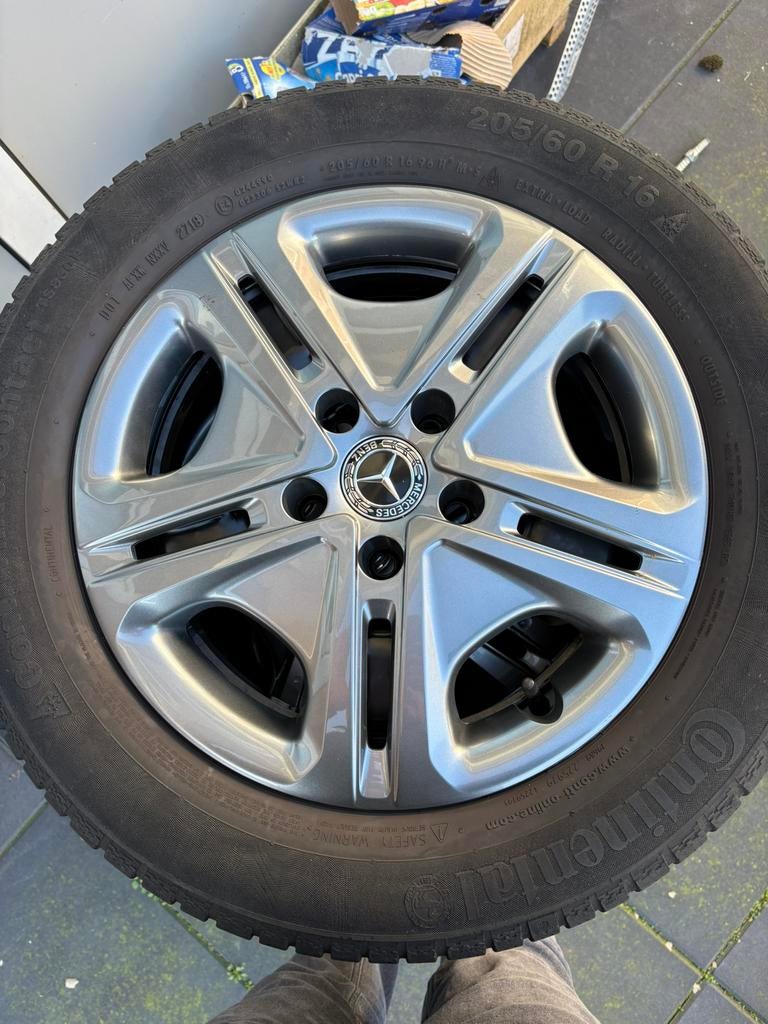 Mercedes Citan stalen velgen met wieldoppen nieuw 205/60/16, Ophalen, Winterbanden, Velg(en)