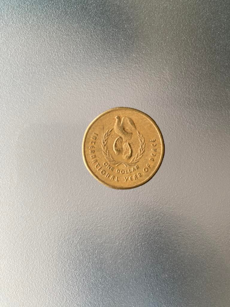 One Australian dollar International year of peace 1986, Ophalen of Verzenden, Losse munt