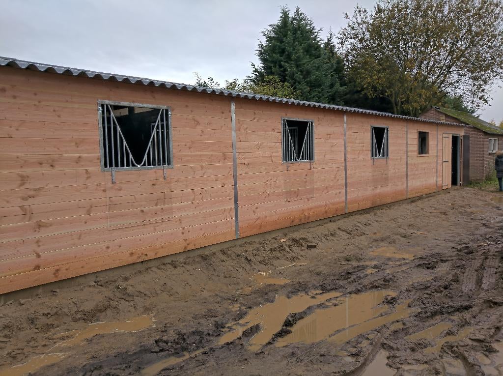 dubbelwandige paardenstallen, Weidegang, 2 of 3 paarden of pony's