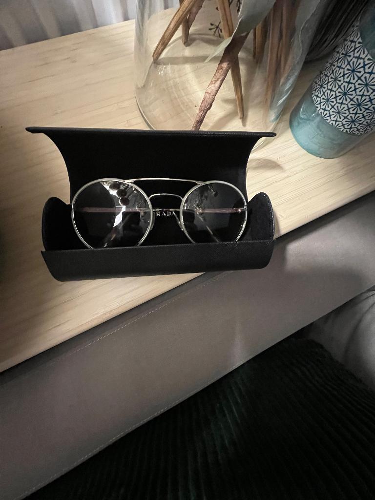 Lunettes de soleil Prada, Beige, Utilisé, Lunettes de soleil, Prada