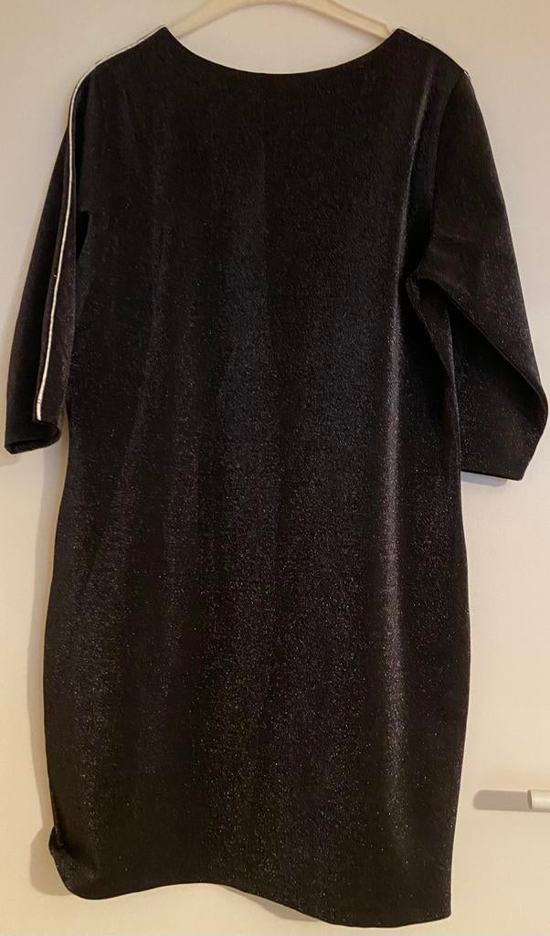 Zwarte glitterjurk met driekwartmouw, Zwart, Maat 42/44 (L), Nieuw, Cocktailjurk