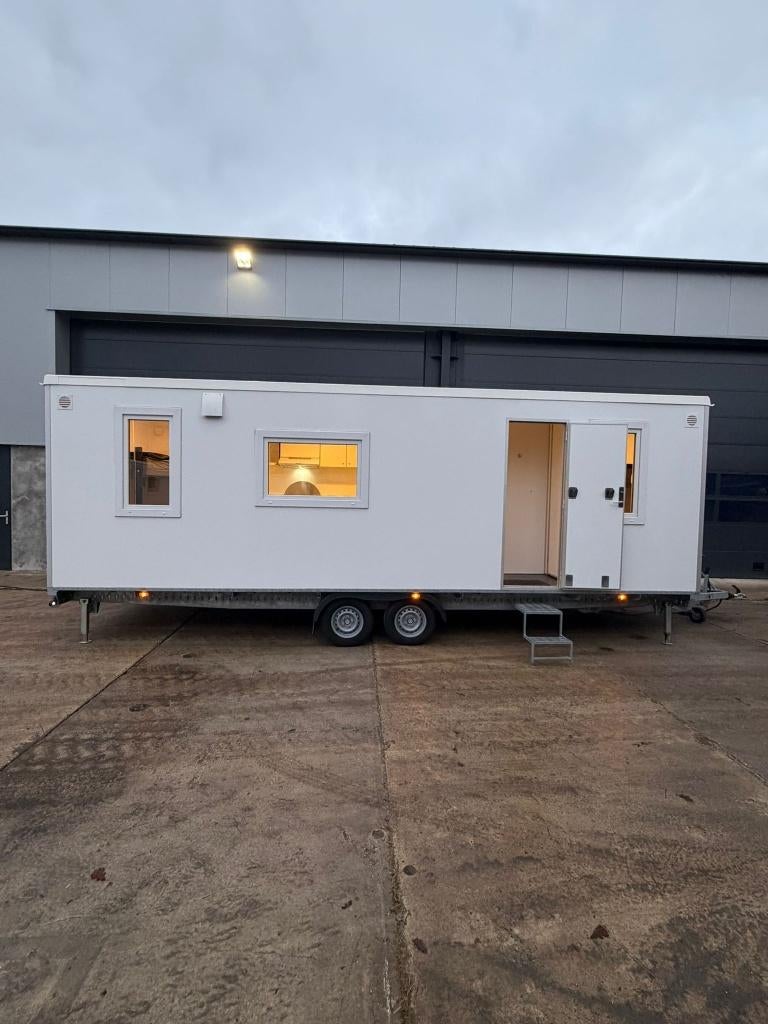 Mobiele woonunit 4 personen 730cm TE KOOP/TE HUUR, Zakelijke goederen, Ophalen
