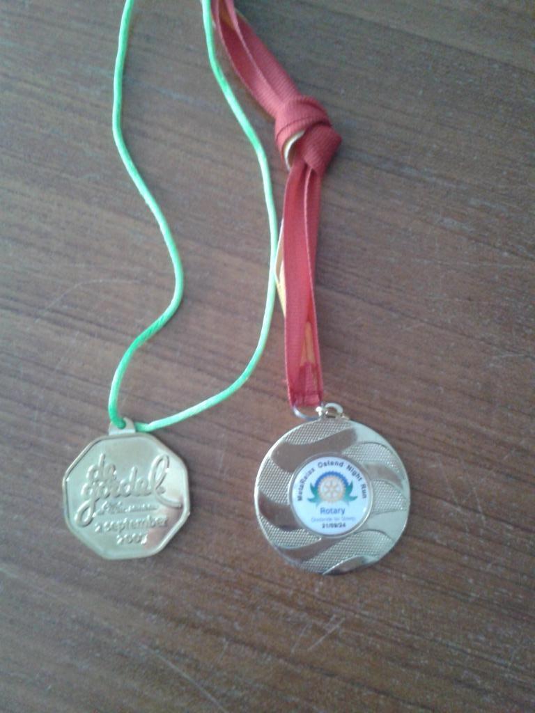 2x medailles Gordel en Metarun Oostende, Collections, Collections Autre, Enlèvement ou Envoi, Comme neuf