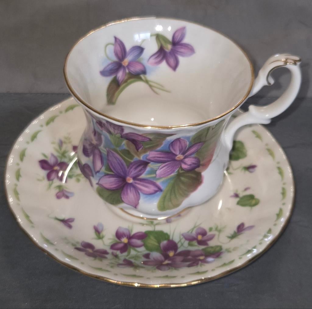 Tasse à café porcelaine Royal Albert état comme neuf, Enlèvement ou Envoi