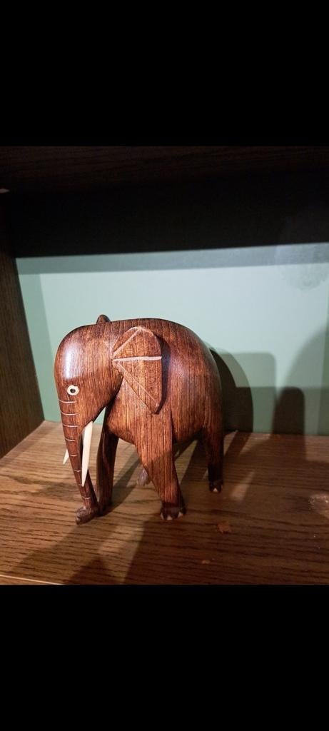 Houten sculptuur olifant, Verzamelen, Dierenverzamelingen, Ophalen, Zo goed als nieuw