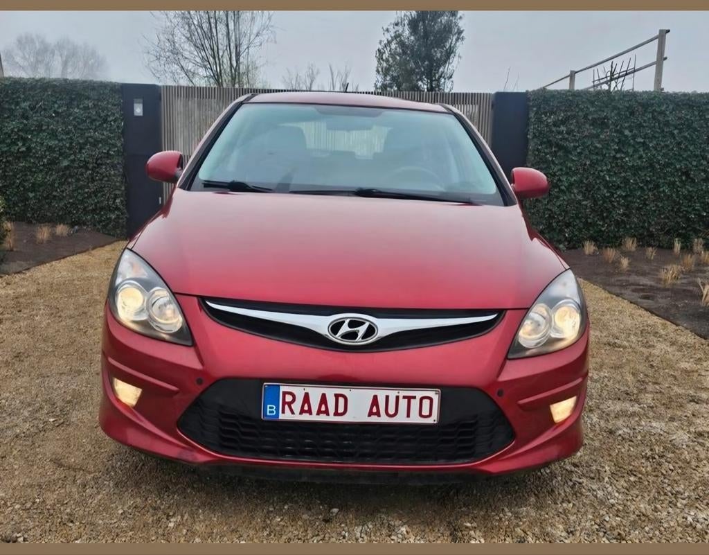 Hyundai i30 Blue Drive 2011 euro 5, Autos, Rouge, Euro 5, Entreprise, Boîte manuelle