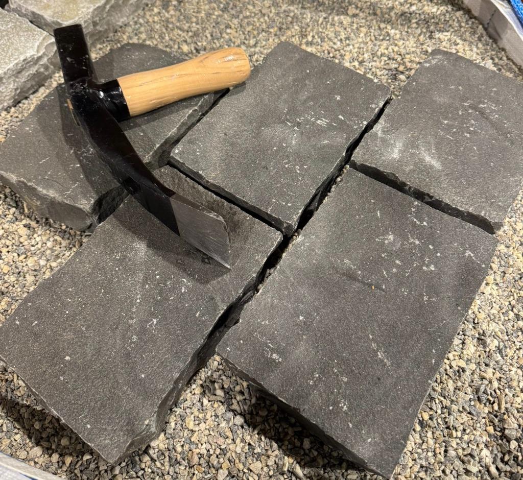 Kasseien Dark Basalt Vietnam 20x14x5-7cm lot 120,96M2, Ophalen, Keramiek, Klinkers, Nieuw