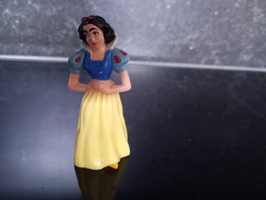Disney Sneeuwwitje - 8 x 3 cm, Verzamelen, Ophalen of Verzenden