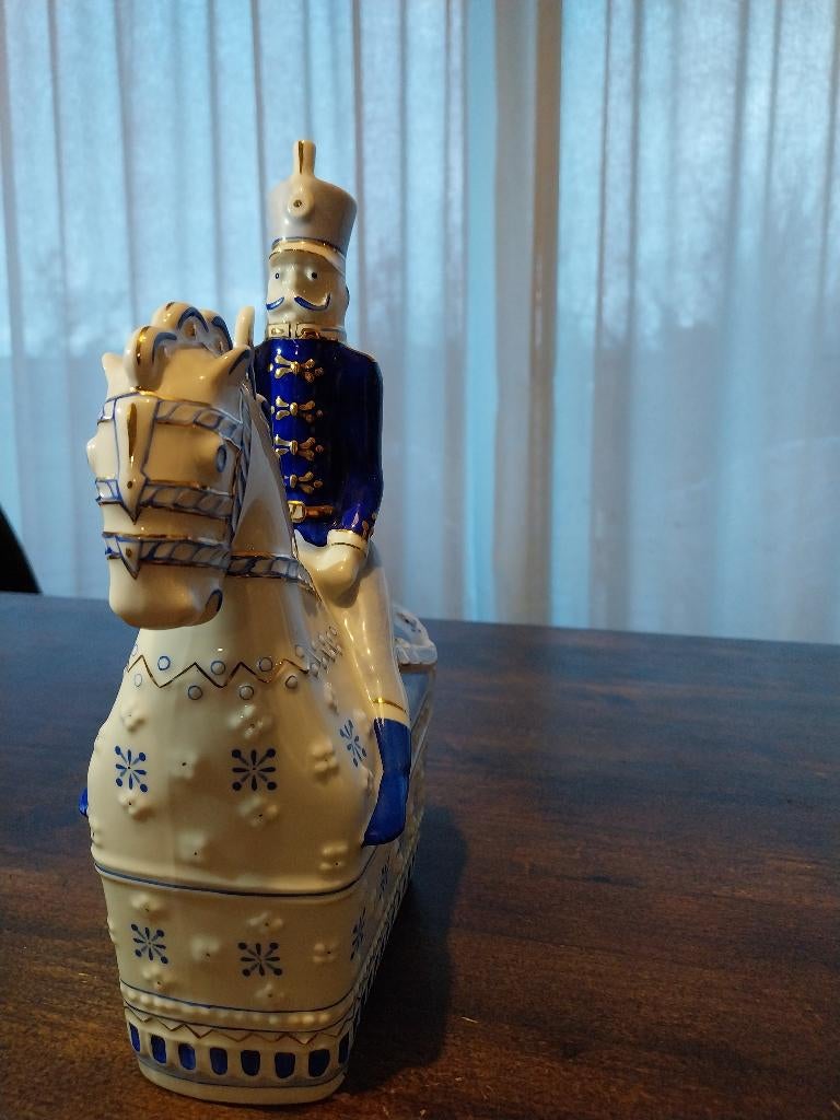 Statuette " Soldat sur son cheval ", Enlèvement, Comme neuf