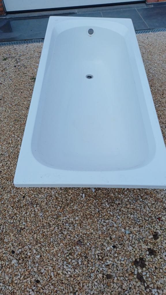 badkamer: wc, bad, gootsteen 2, spiegels 2,badkamerradiator), Huis en Inrichting, Badkamer | Badkamermeubels, Ophalen of Verzenden