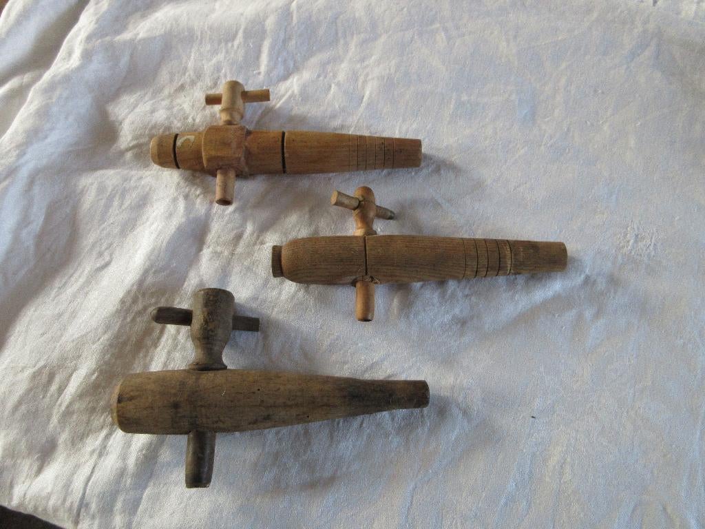 3 houten kraantjes voor bier en wijnvaten kraantjes in hout, Ophalen