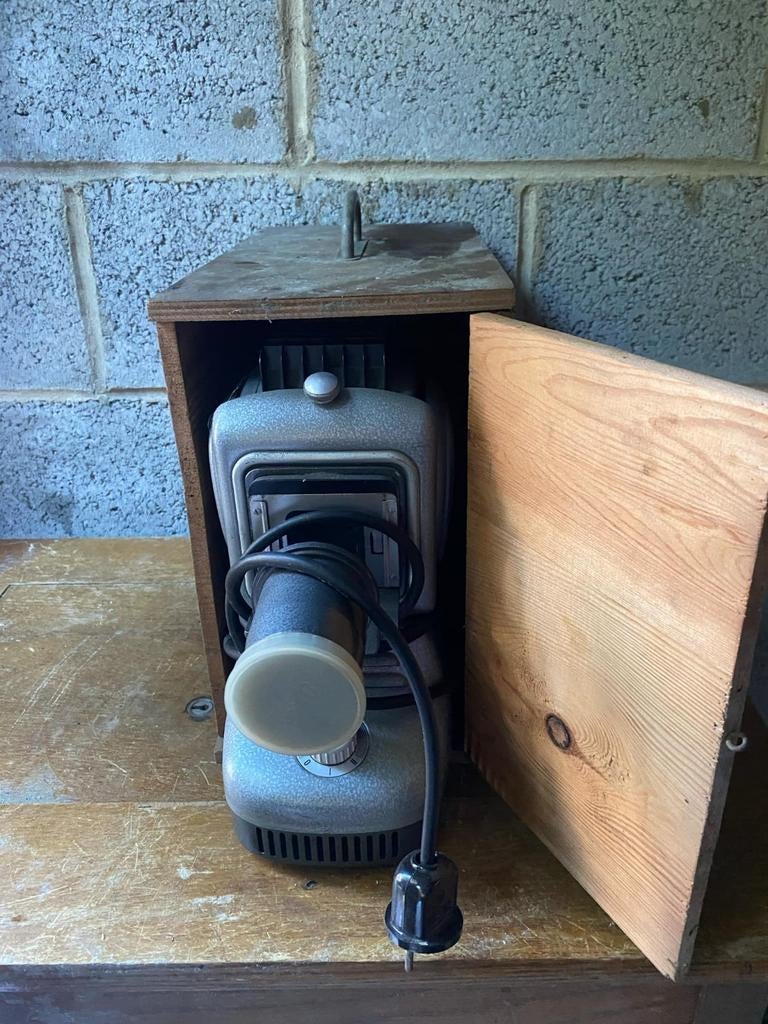ANCIEN APPAREIL POUR DIA., Collections, Enlèvement, Projecteur