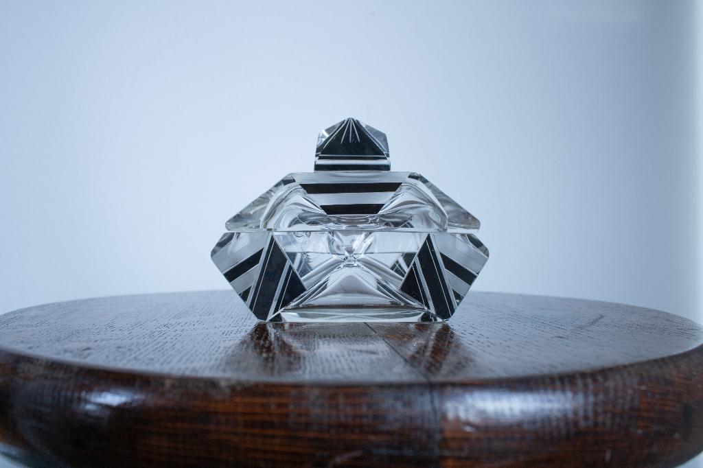 Plat Karl Palda avec couvercle, échelle art déco, Enlèvement ou Envoi