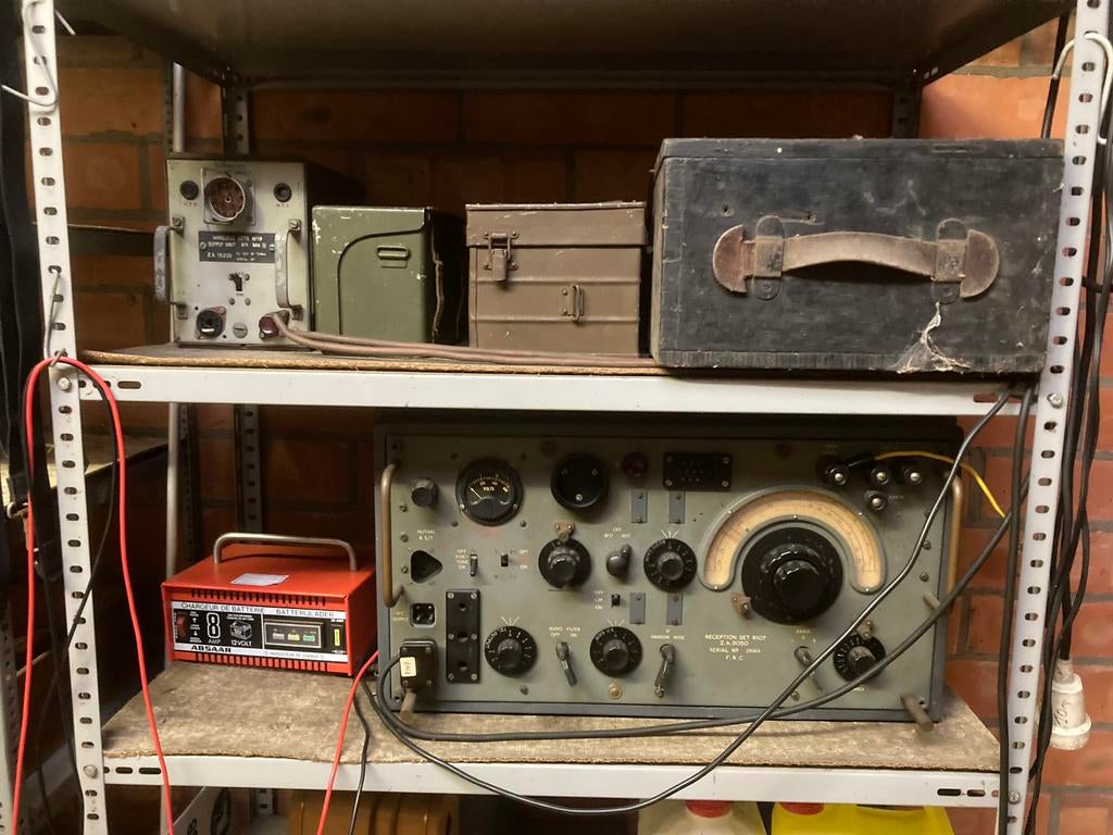 oude militaire radio- en meetapparatuur, Enlèvement