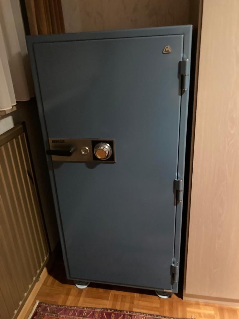 Kluis ( Lucas Kokuyo Safe ), Ophalen, Zo goed als nieuw, Brandkast