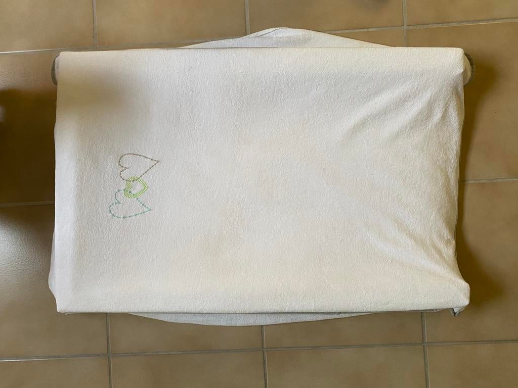 Verschoningskussen met overtrek, Ophalen, Zo goed als nieuw