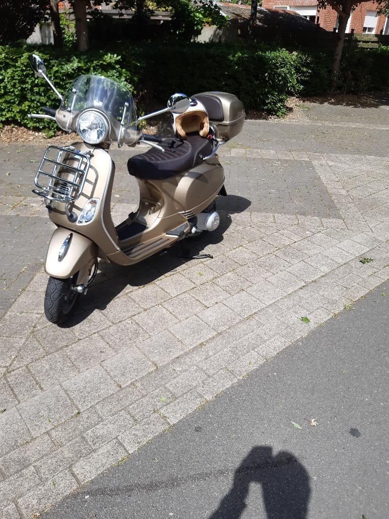prachtige goed onderhouden vespa te koop, Motoren, Scooter, Motorrijbewijs A, Particulier, 125 cc