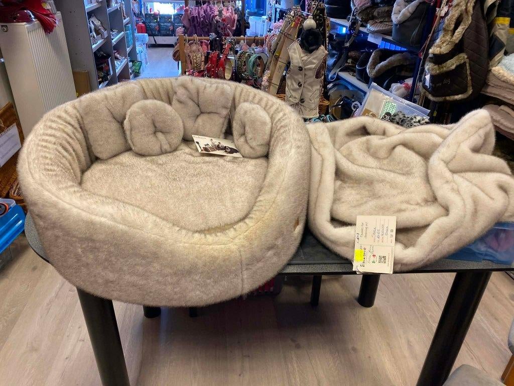 Mand + overtrekset van boetiekmerk Bau Baru aan outlet, Dieren en Toebehoren, Hondenmanden, Ophalen of Verzenden, Nieuw