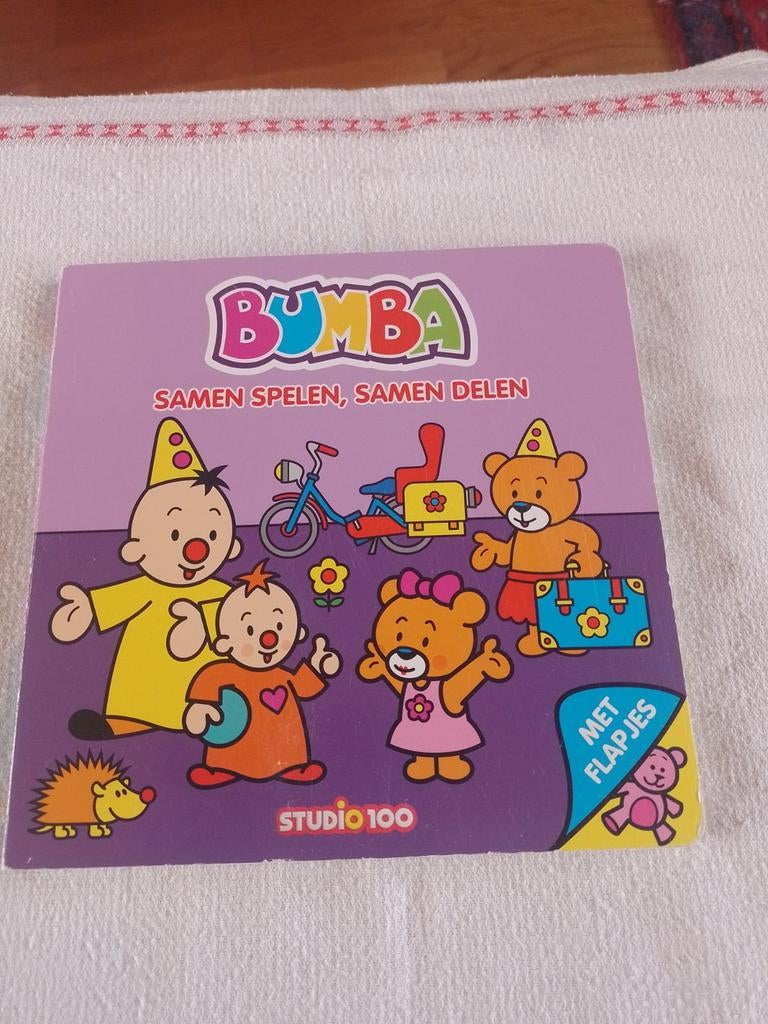 Bumba : kartonboek met flapjes - Samen spelen, samen delen, Boeken, Ophalen of Verzenden, Gelezen