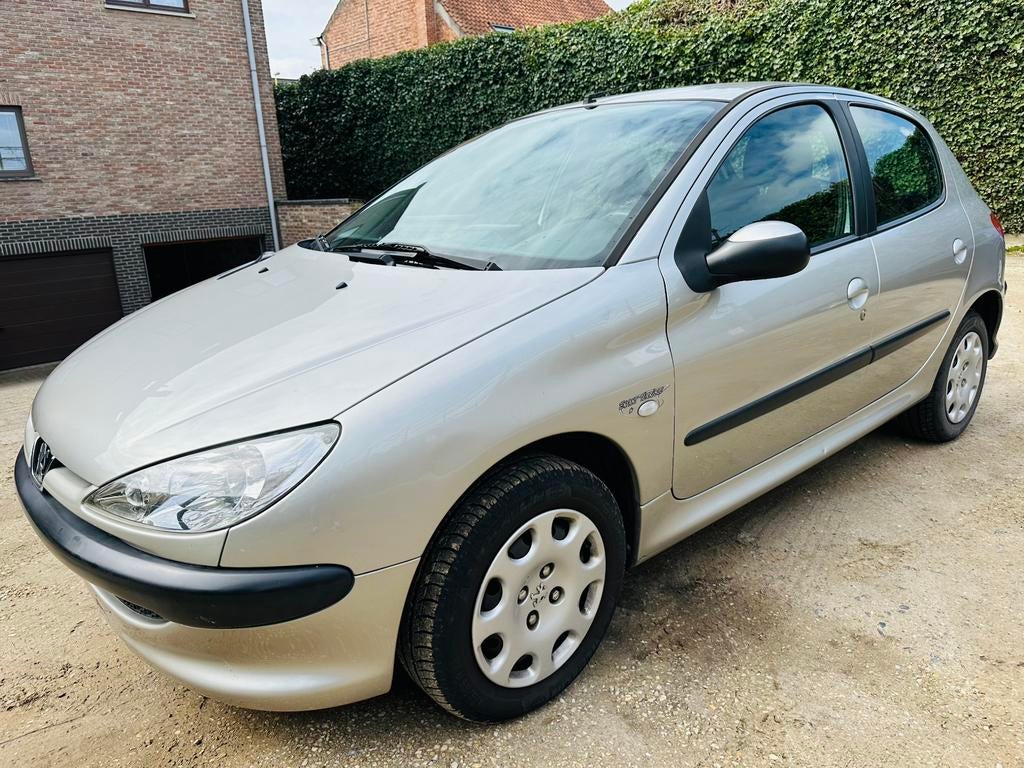 PEUGEOT 206 1.2 ESSENCE 70.000KM 2500€, Autos, Argent ou Gris, Achat, Entreprise, Boîte manuelle