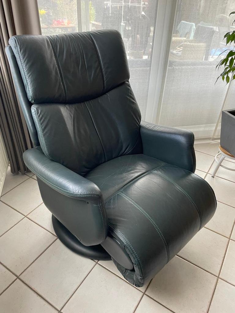 Donkergroene lederen relax zetel, Huis en Inrichting, Ophalen, Zo goed als nieuw, Leer