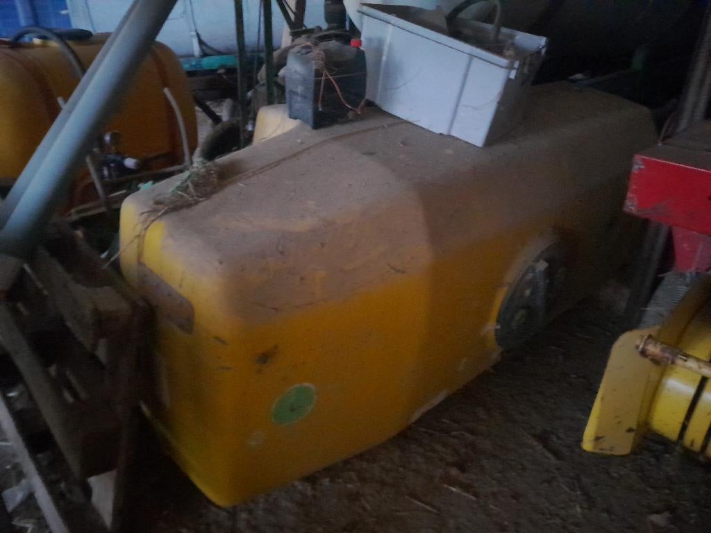 Ton 1200 liter douven, Ophalen, Serretuinbouw, Gewasbescherming en Bemesting