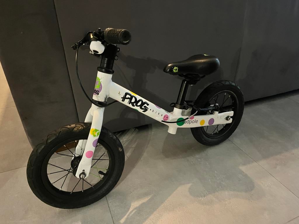 Draisienne vélo enfant sans pédales – très bon état, Vélos & Vélomoteurs, Enlèvement, Comme neuf, Moins de 16 pouces