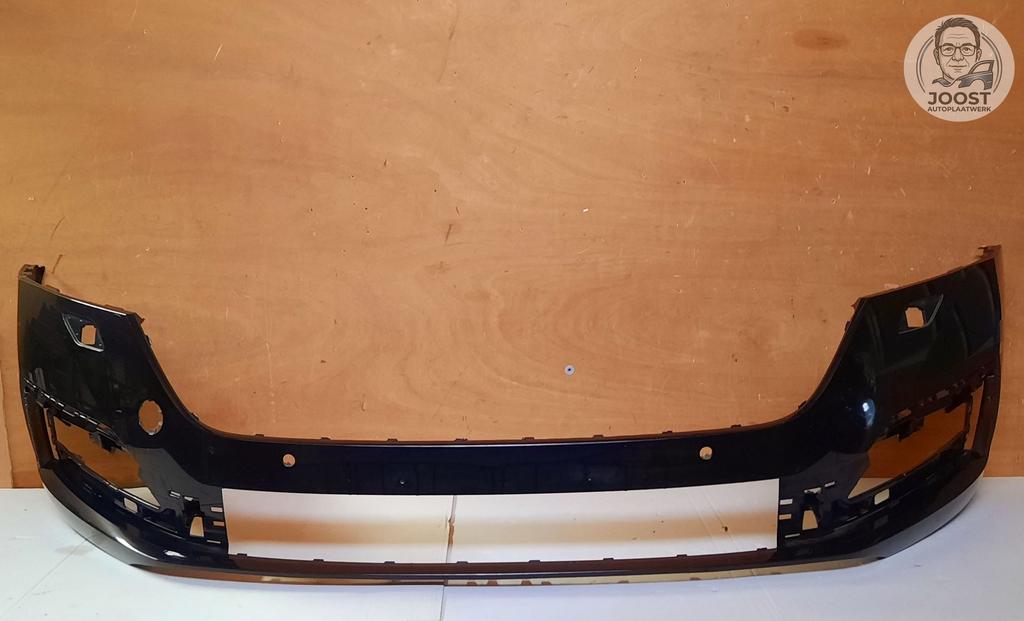 Voorbumper orgineel Skoda Octavia IV v.a 2020 KLS 5E3807221, Gebruikt, Voor, Herkomst onderdeel bekend, Ophalen of Verzenden