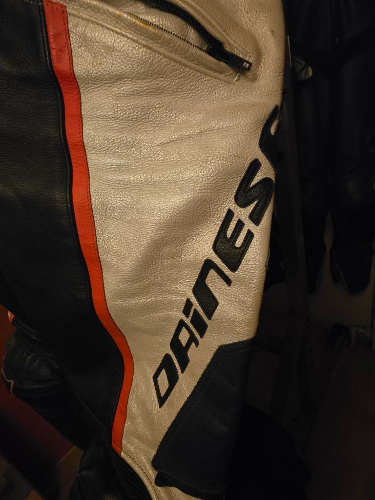 Pantalon  moto Dainese  taille 42, Motos, Enlèvement, Seconde main, Pantalon | cuir