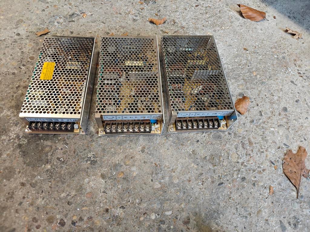 Voedingen, Hobby en Vrije tijd, Elektronica-componenten, Ophalen of Verzenden