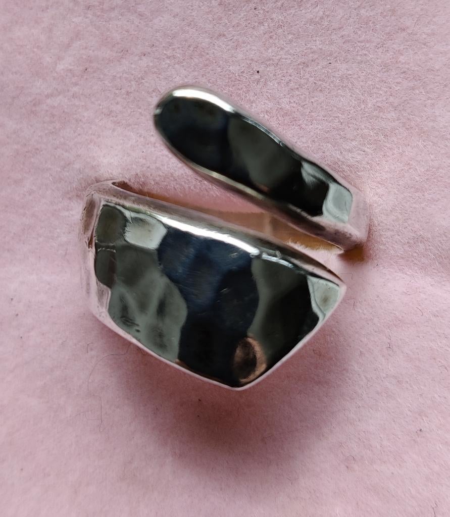 Zilveren ring, Handtassen en Accessoires, Ringen, Ophalen of Verzenden, Zo goed als nieuw, 17 tot 18, Dame