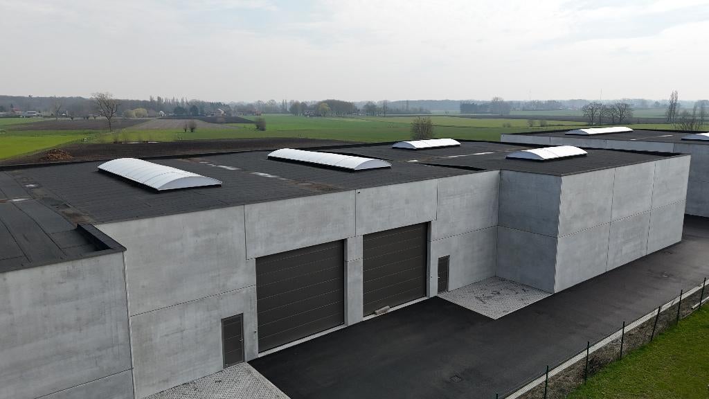 Nieuwbouw loods KMO-UNIT te koop 326 m² met 1 parkeerplaats, Immo, 200 tot 500 m², Overige soorten, Aartrijke, Provincie West-Vlaanderen