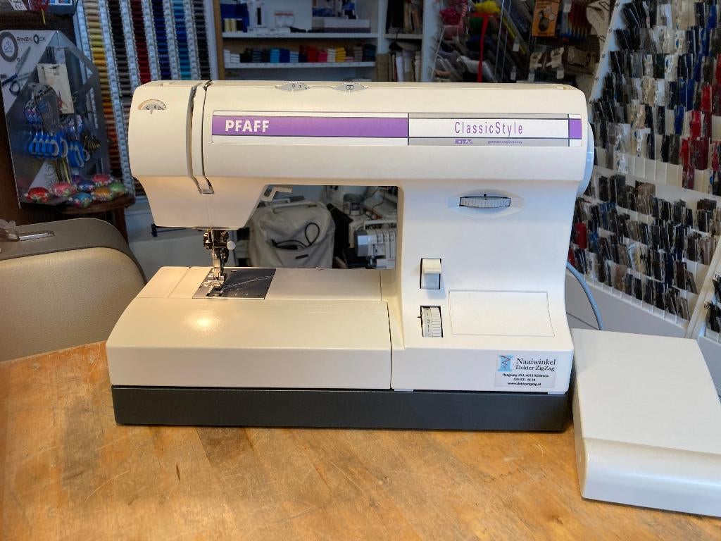 Pfaff 1525 Classic Style - met boventransport (idt), Hobby & Loisirs créatifs, Machines à coudre & Accessoires, Enlèvement, Comme neuf