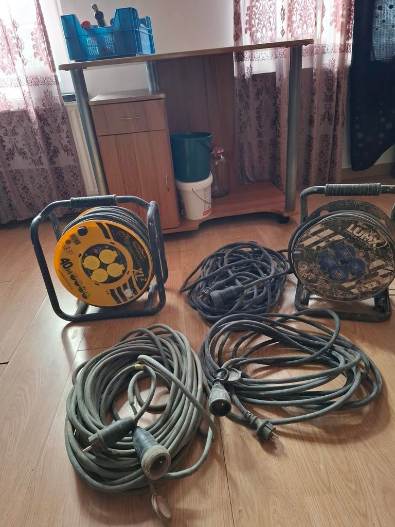 Gereedschap voor de bouw, Ophalen