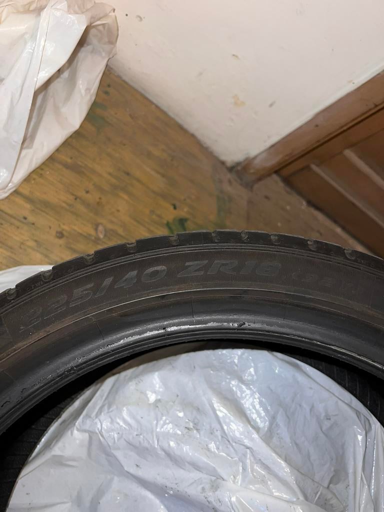 Pneu Pirelli P Zero 225 / 40 / 18 occasion, Enlèvement, Utilisé