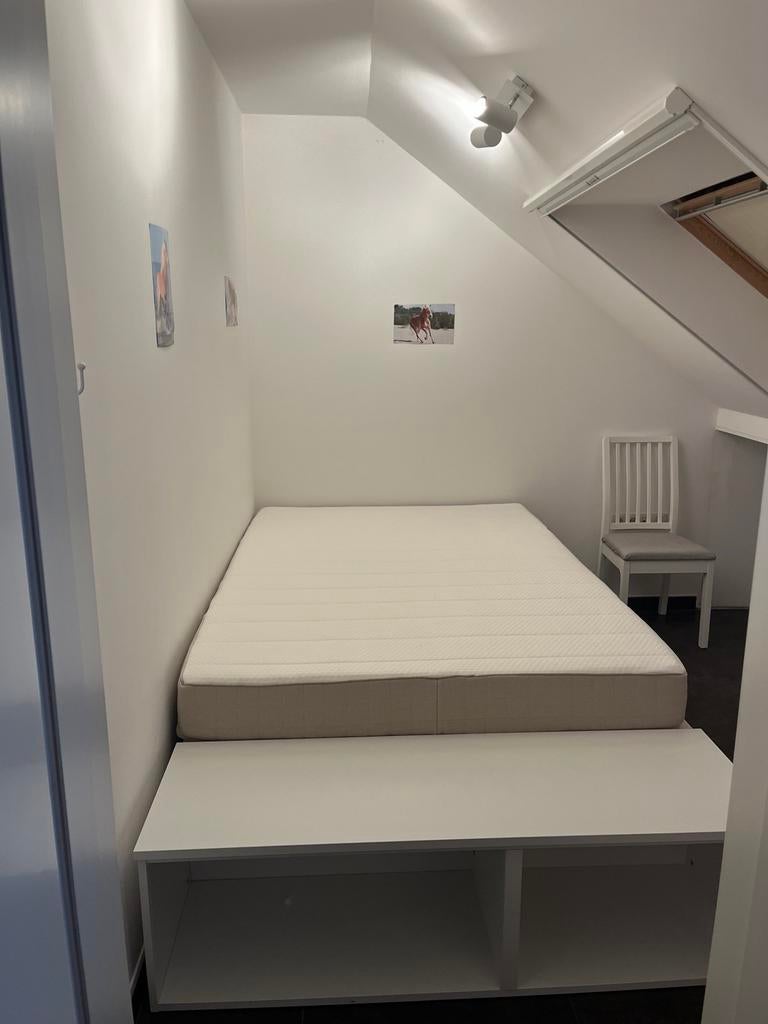 Bed Ikea 140 x 200 met matras als nieuw, Huis en Inrichting, Slaapkamer | Bedden, Ophalen