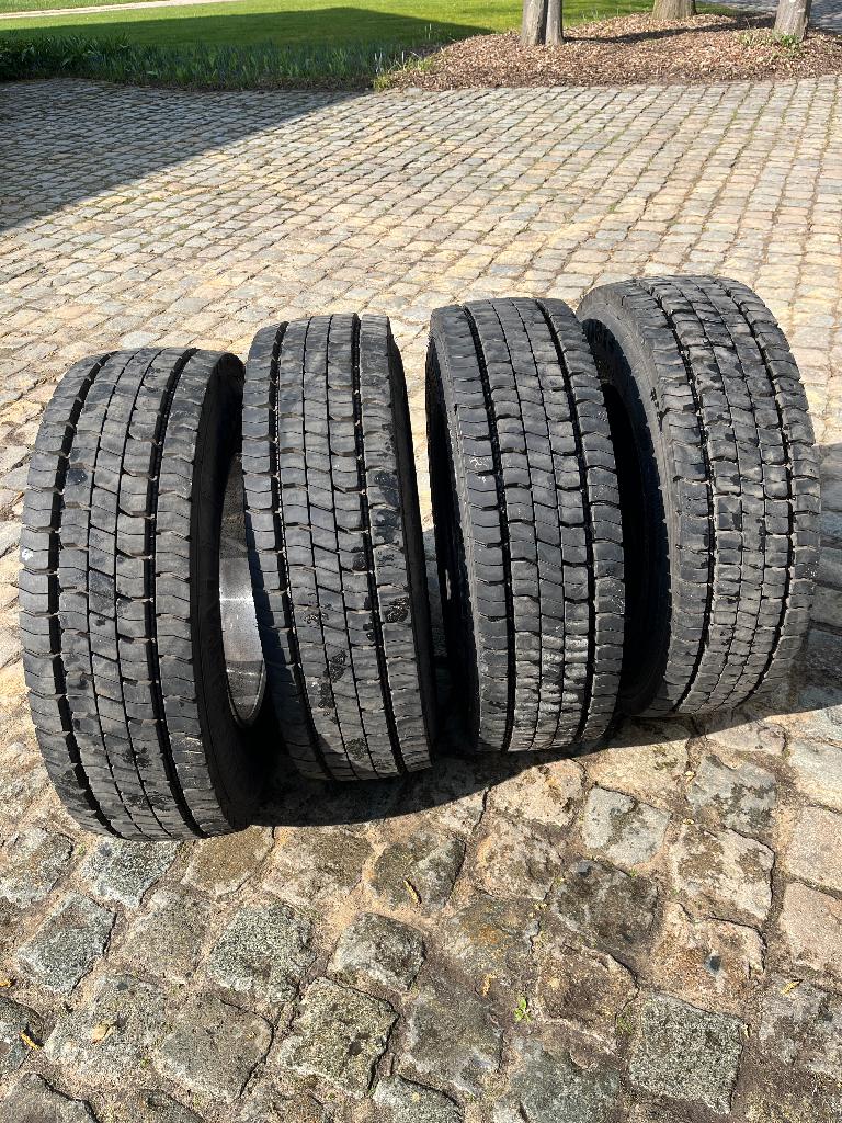 Banden, Auto-onderdelen, Vrachtwagen-onderdelen, Mercedes-Benz, Ophalen of Verzenden