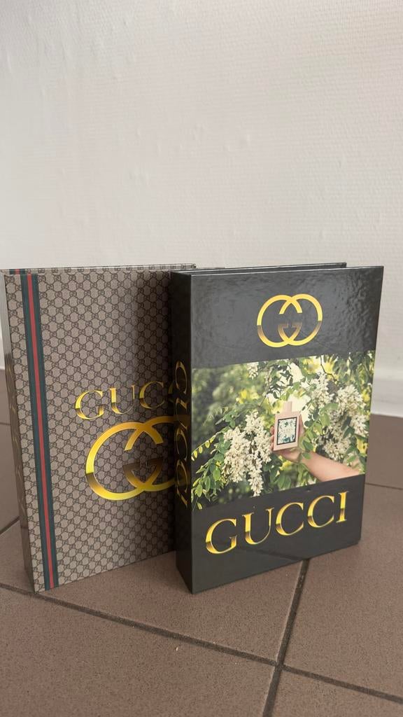 Decoratie boek gucci, Boeken, Ophalen, Zo goed als nieuw