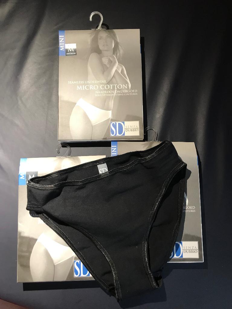 Nieuwe zwarte damesslips, Ophalen of Verzenden
