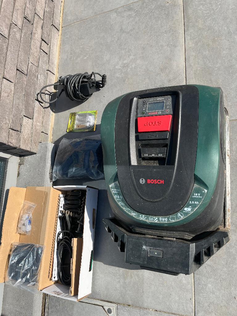 Bosch Indego maairobot S+500, Jardin & Terrasse, Tondeuses robotisées, Enlèvement, Comme neuf, BOSCH, Avec capteur de pluie