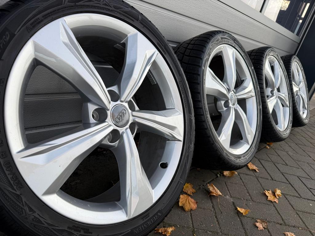Orginele 19 inch Audi s line A4 S4 B8 B9 A3 S3 velgen banden, Auto-onderdelen, Banden en Velgen, Banden en Velgen, 19 inch, 235 mm
