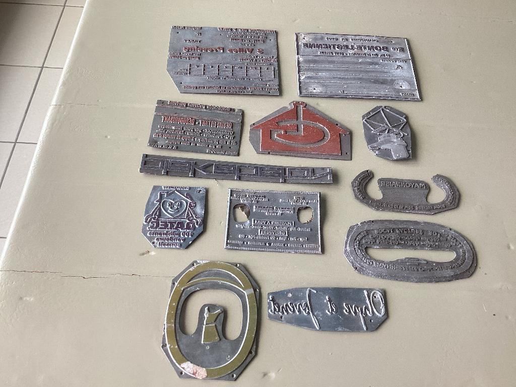 Lot van 12 oude metalen drukplaten. Jaren 40-50, Ophalen of Verzenden