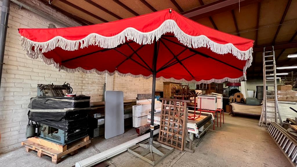 Grand nouveau parasol pour le marché ou la restauration, Enlèvement