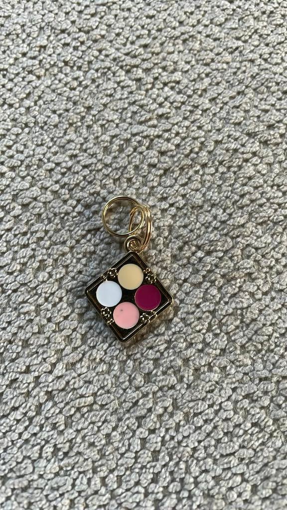 Hangertje met schminkpaletje, Ophalen of Verzenden, Nieuw